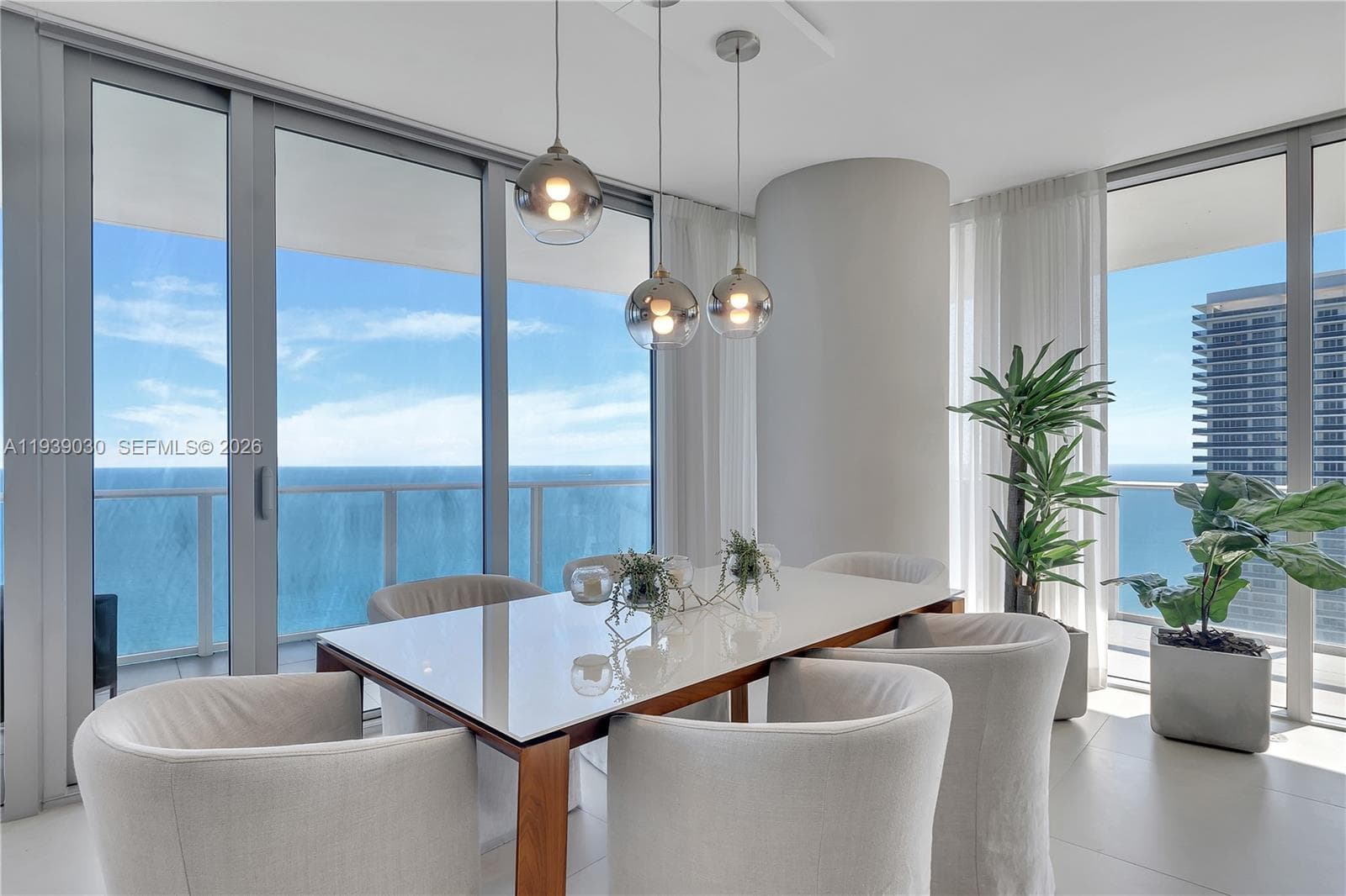4111 Ocean Dr 3