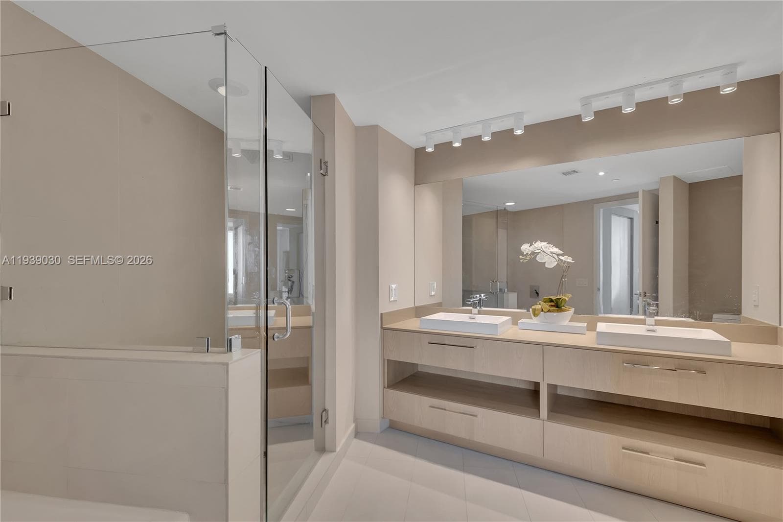4111 Ocean Dr 3601 photo 15