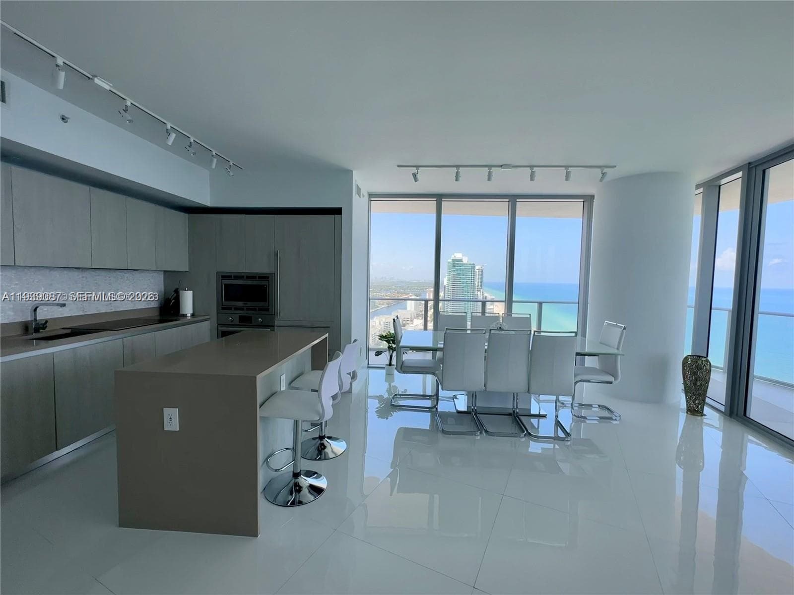 4111 Ocean Dr 2