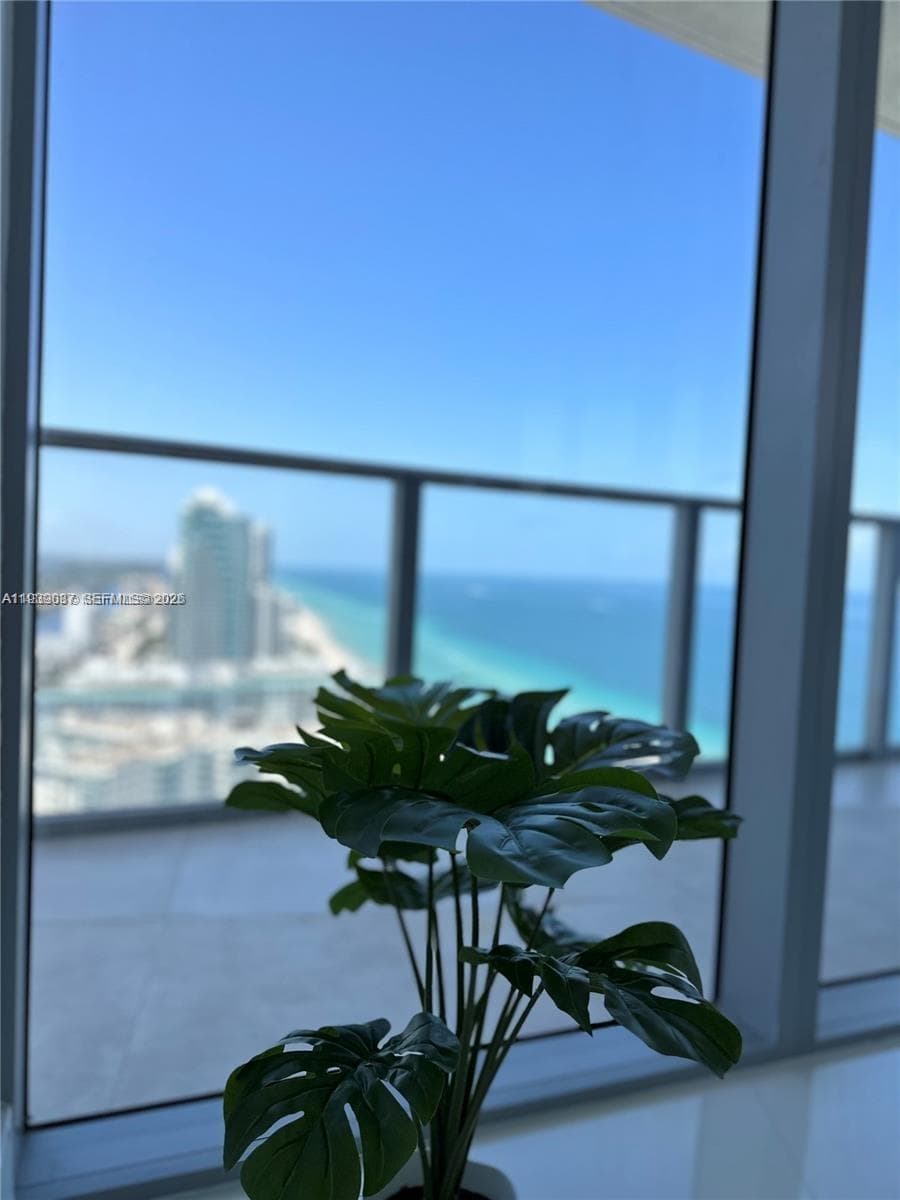 4111 Ocean Dr 3