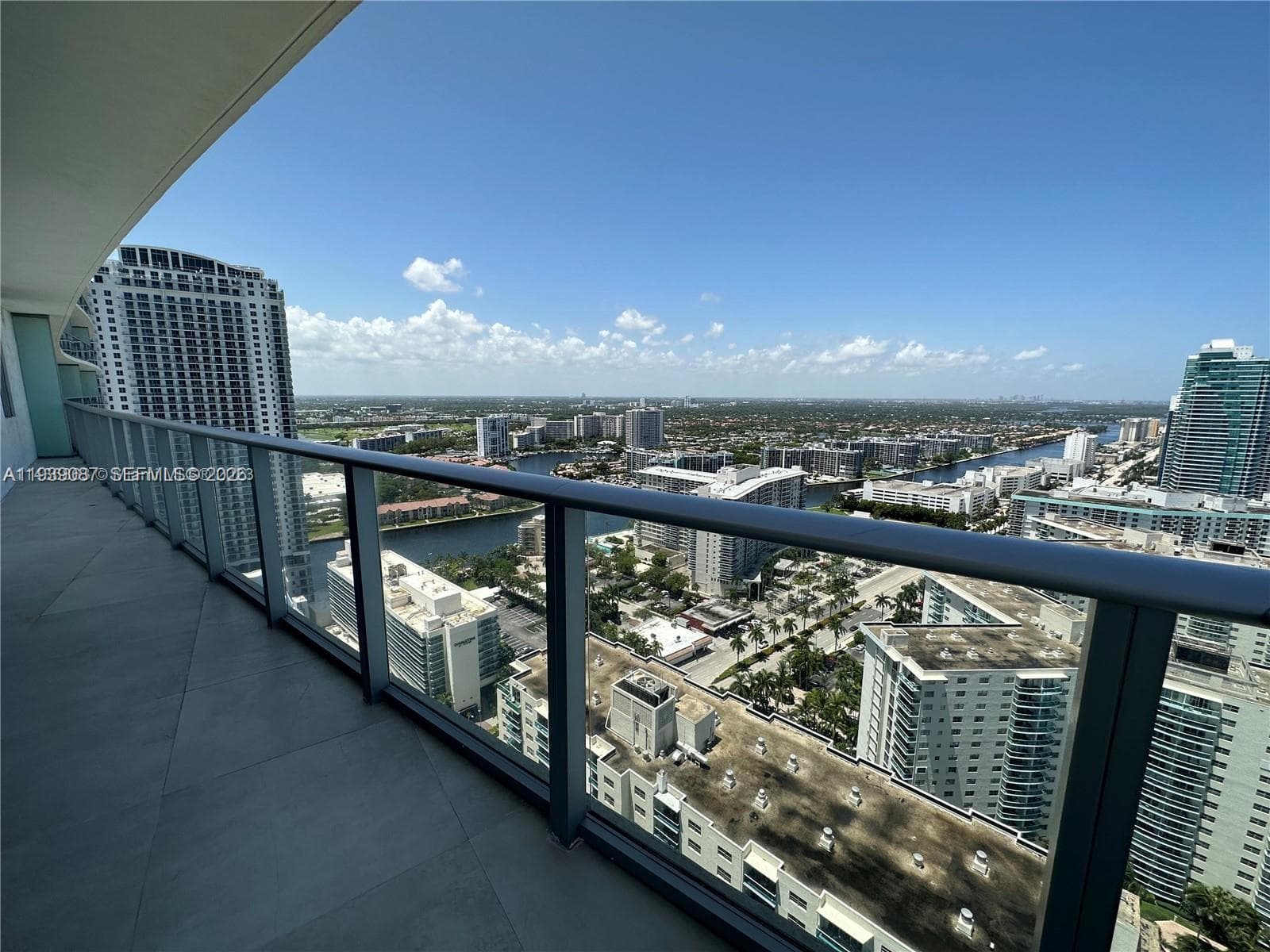4111 Ocean Dr 2902 photo 11