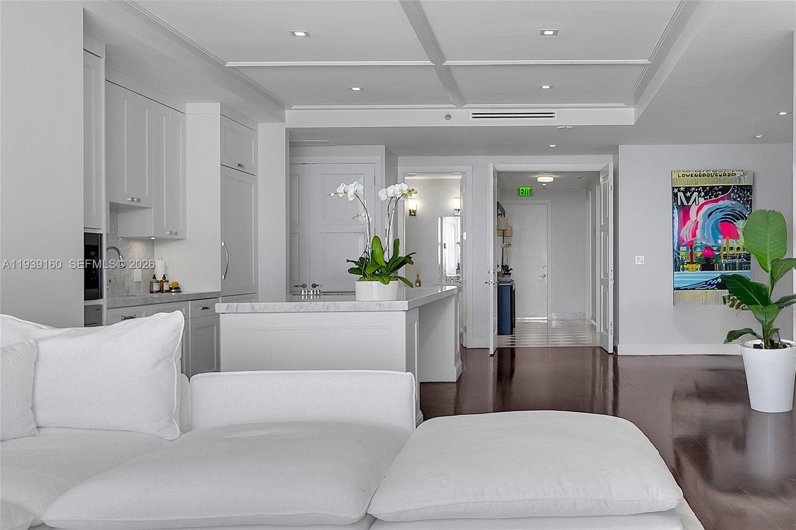 100 Pointe Dr 5