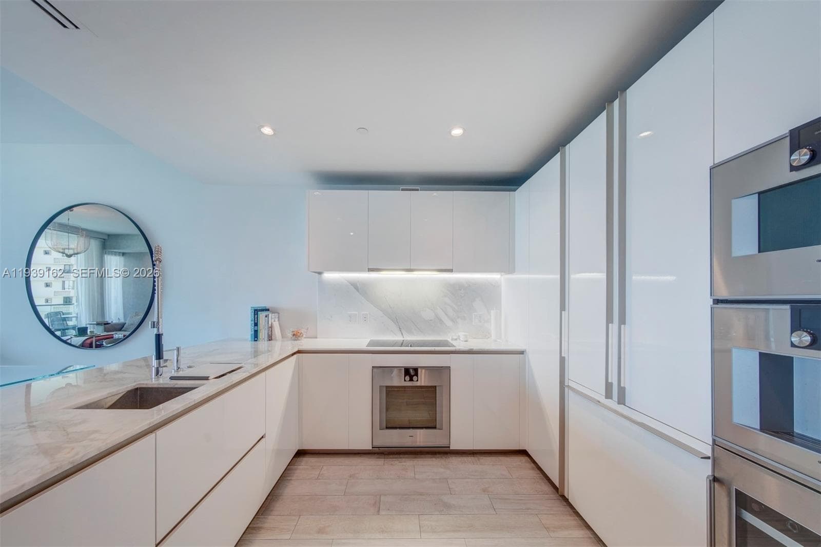 10201 Collins Ave 804 photo 12