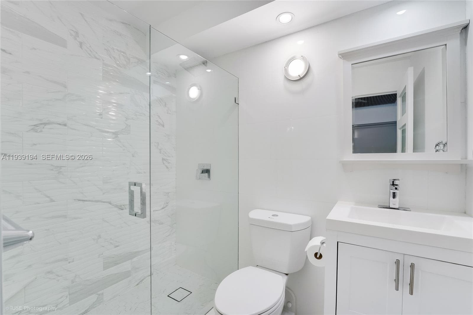 6039 Collins Ave 1222 photo 14