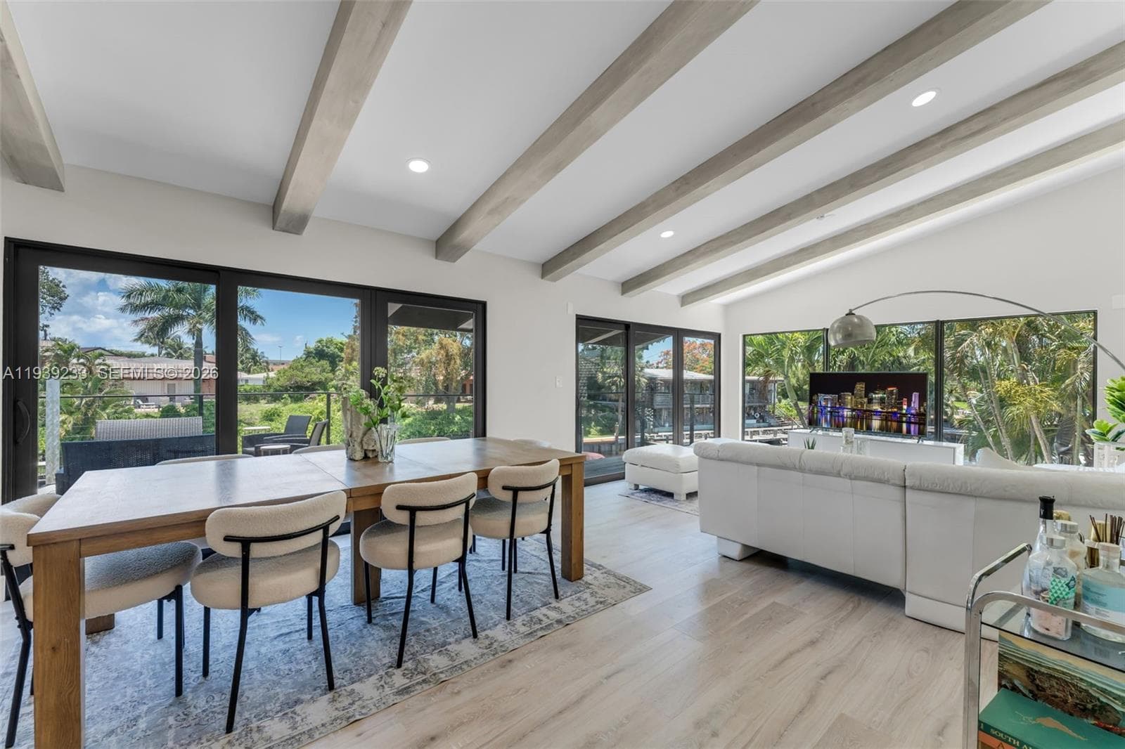 516 6th Ave 2