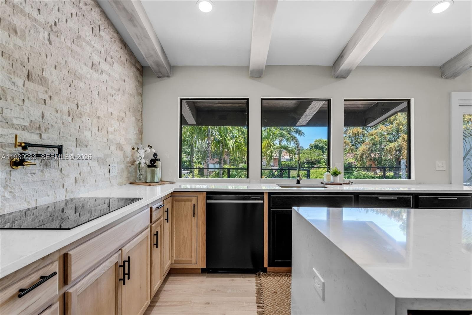 516 6th Ave 3
