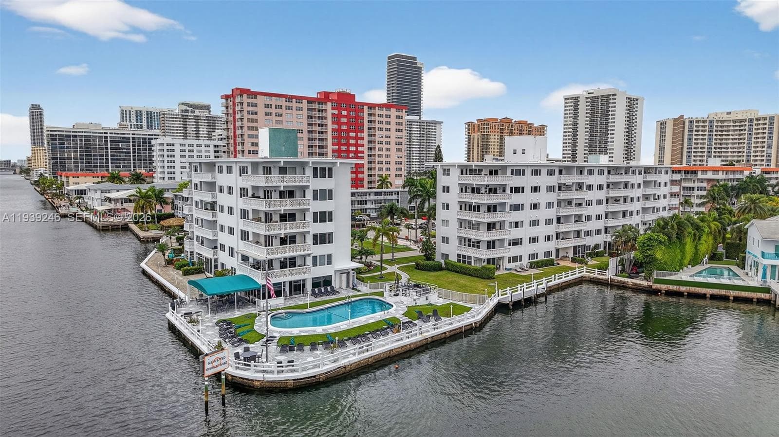 3209 Ocean Dr 4