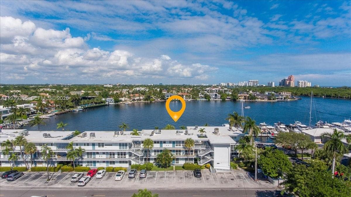2727 Yacht Club Blvd 2