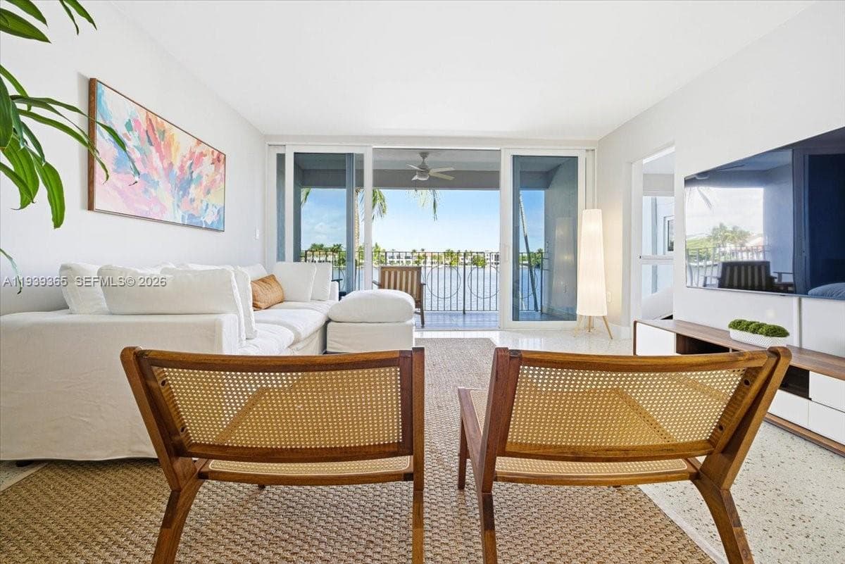 2727 Yacht Club Blvd 3