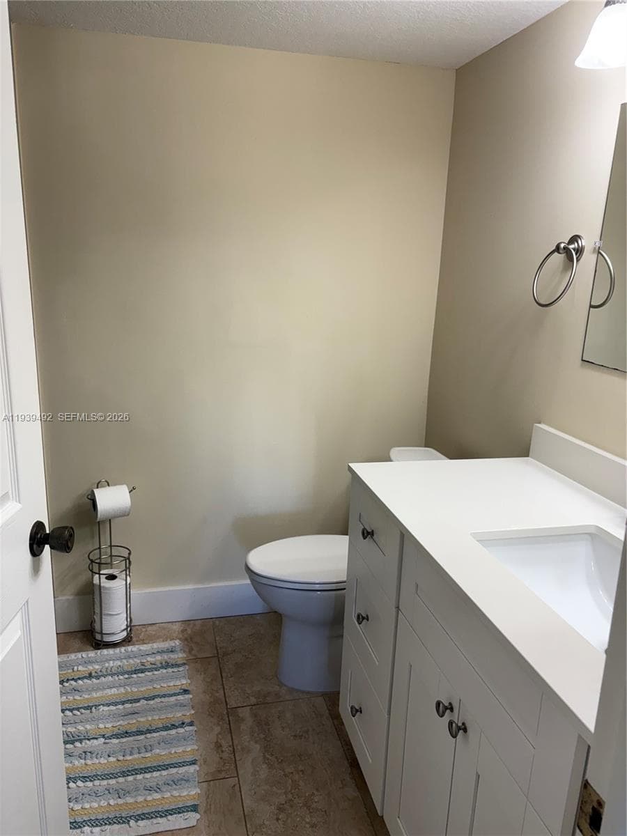 17 Royal Palm Way 4040 photo 7