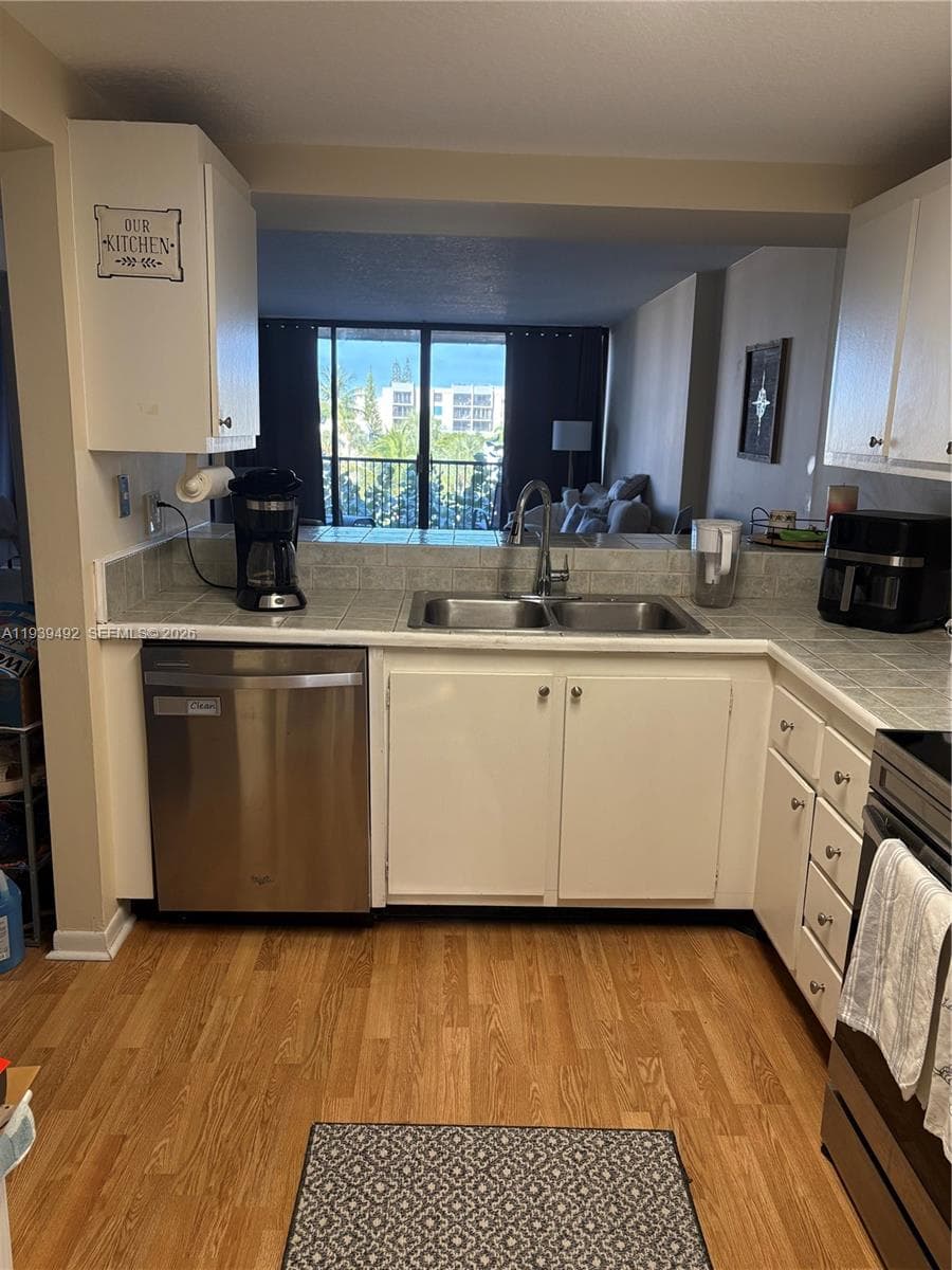 17 Royal Palm Way 3