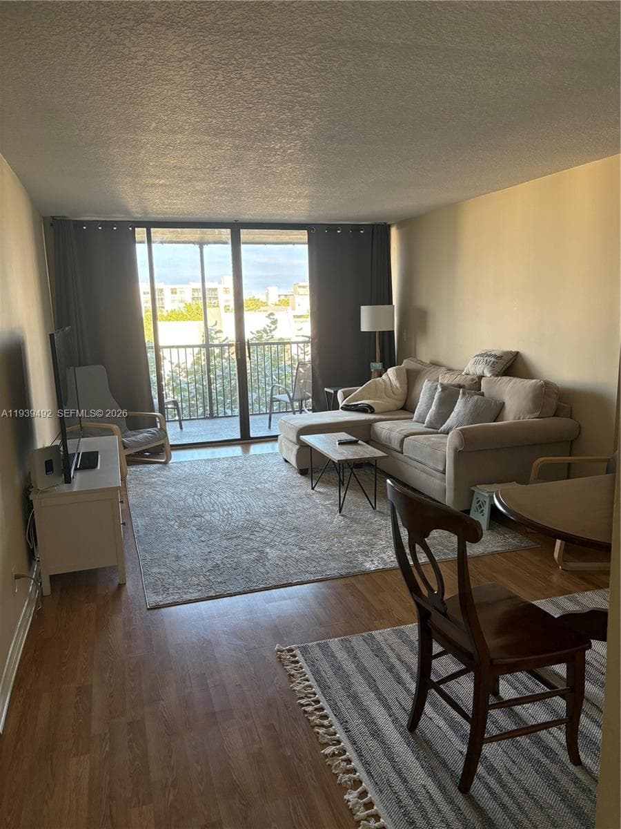 17 Royal Palm Way 1