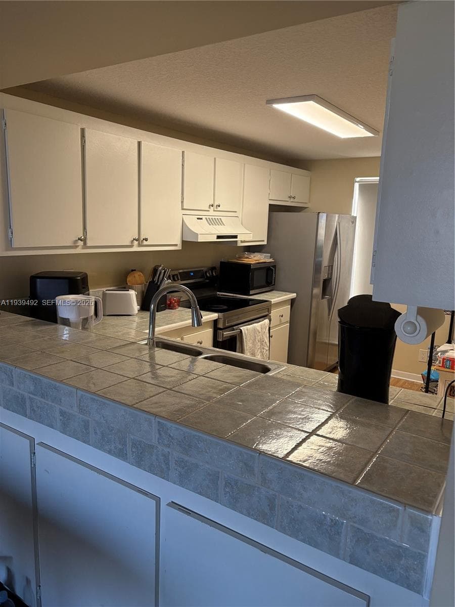 17 Royal Palm Way 4