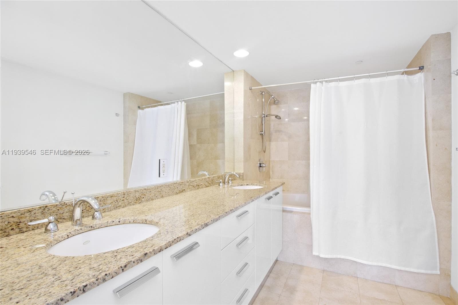 1850 OCEAN DR 1608 photo 22