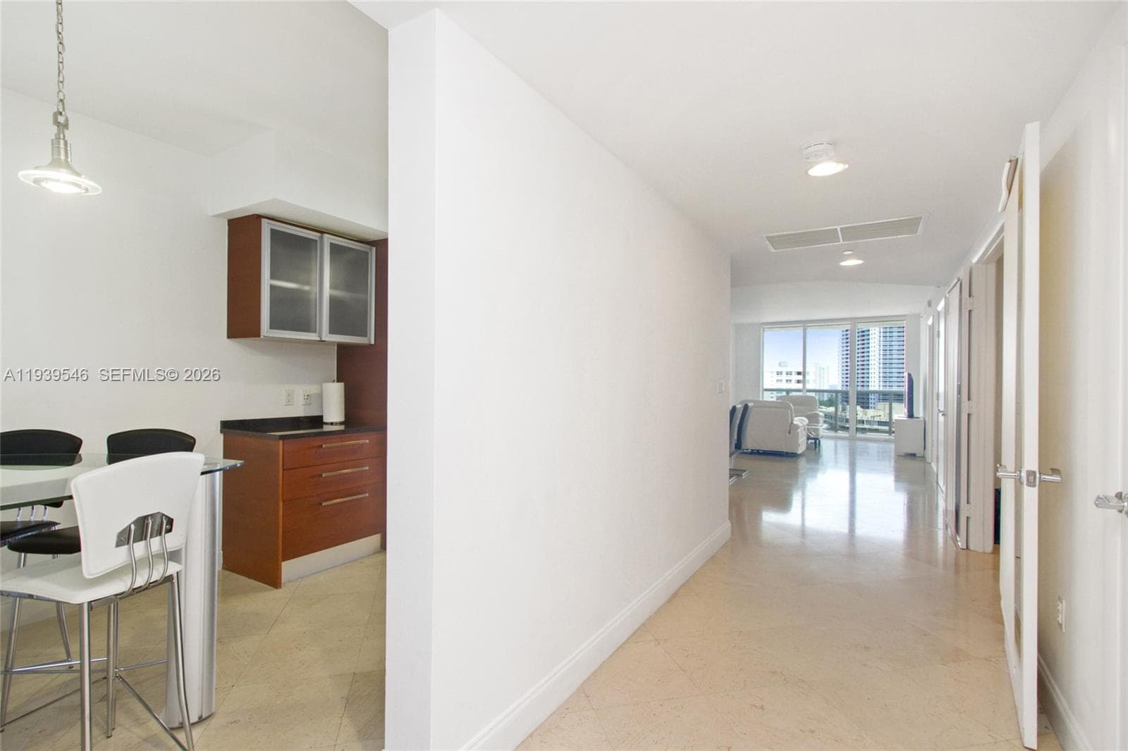 1850 OCEAN DR 3