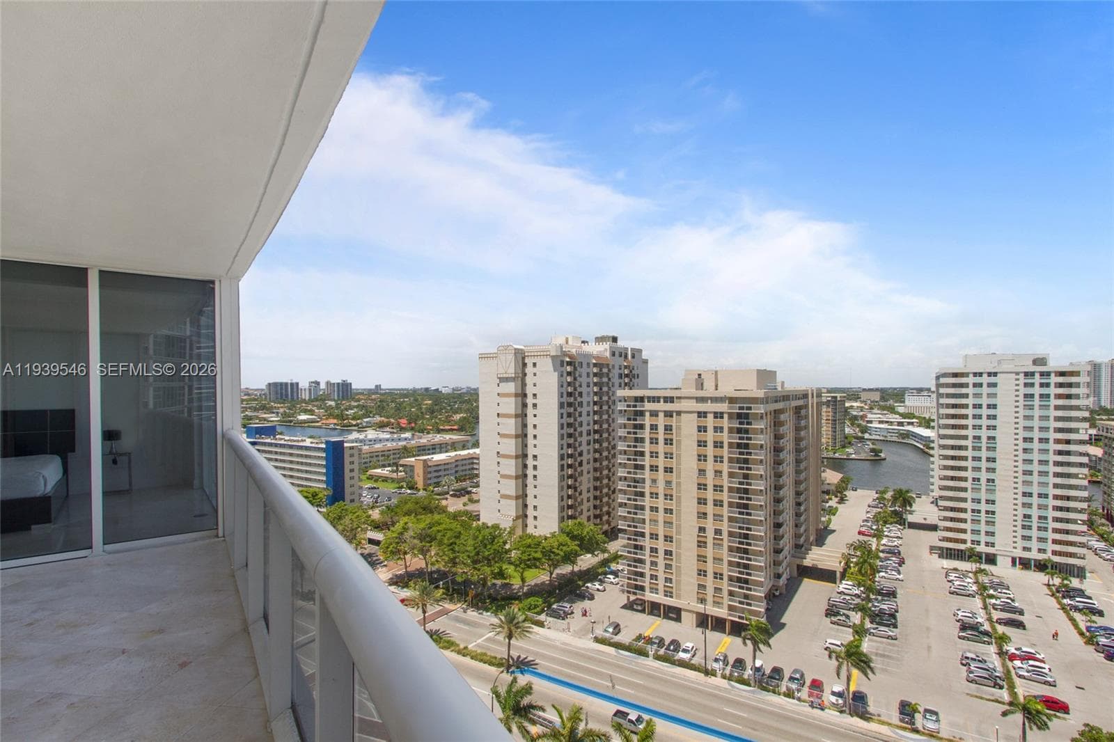 1850 OCEAN DR 1
