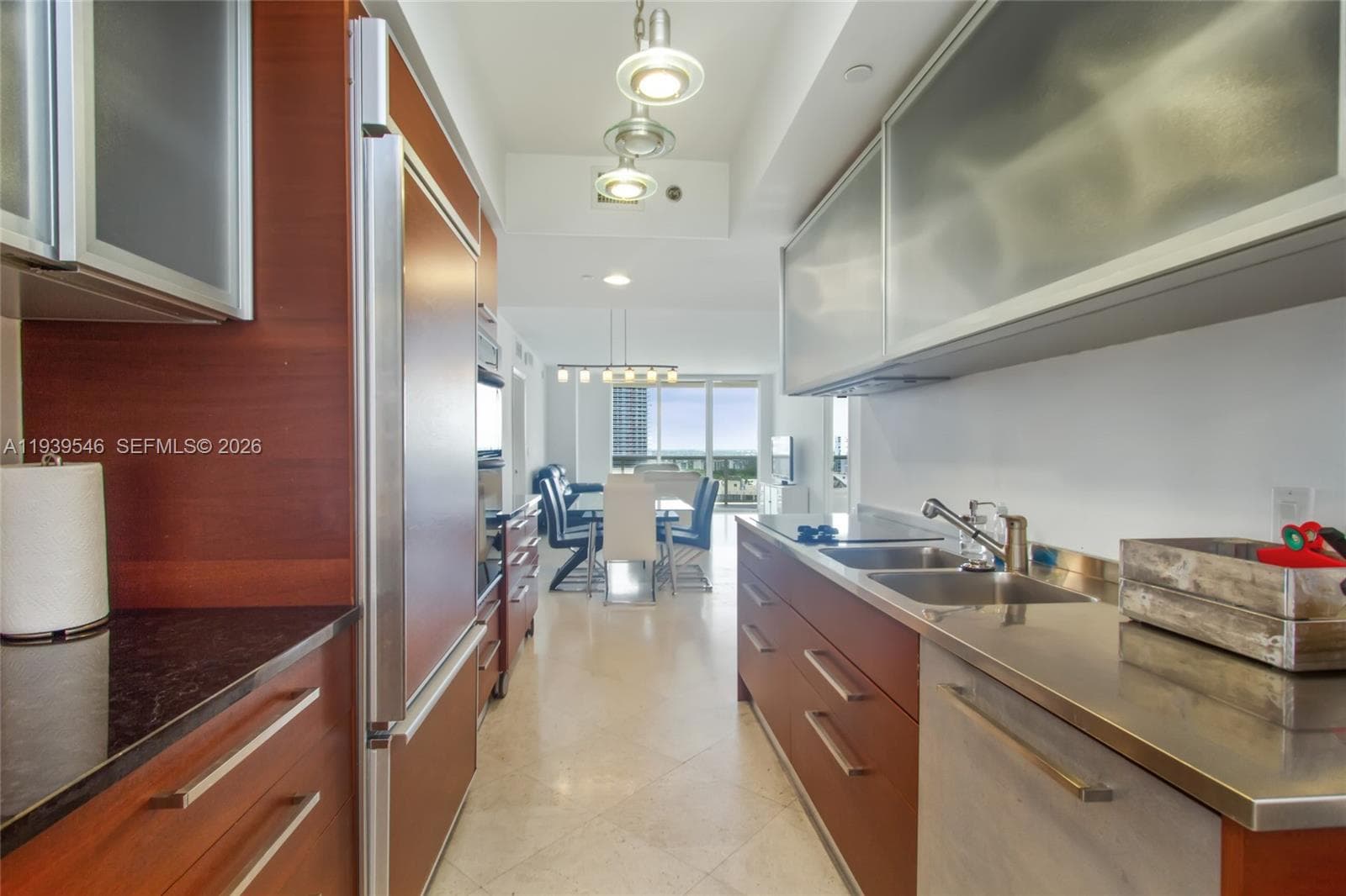 1850 OCEAN DR 5
