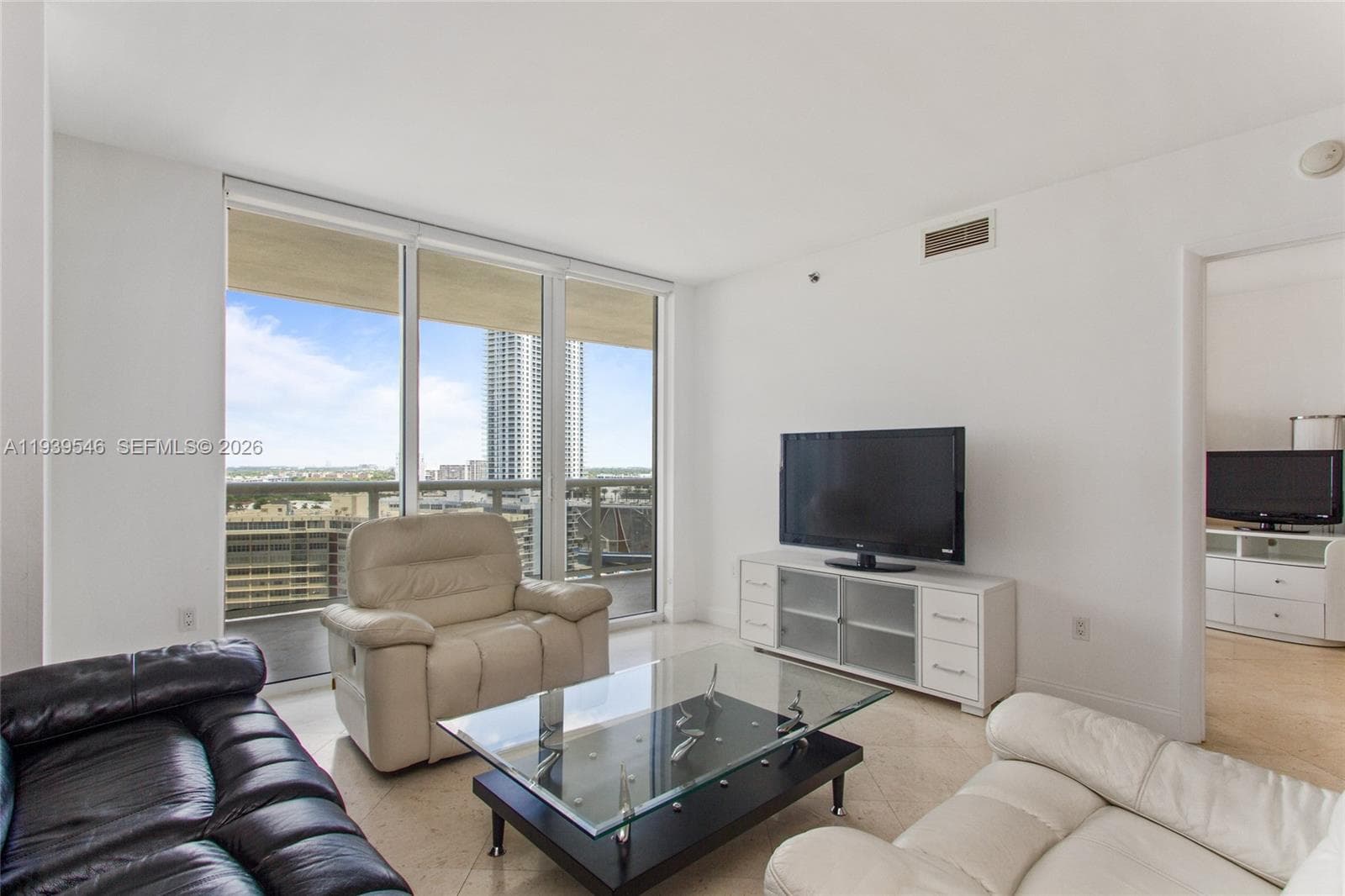 1850 OCEAN DR 1608 photo 15