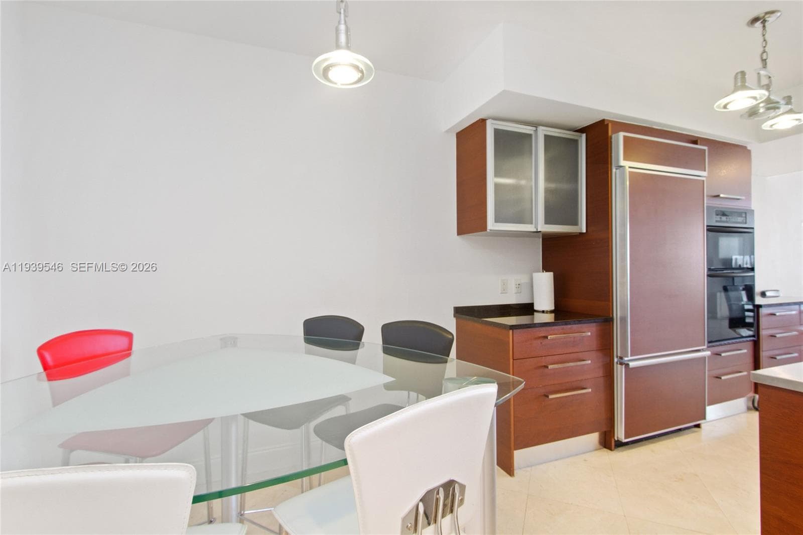 1850 OCEAN DR 4