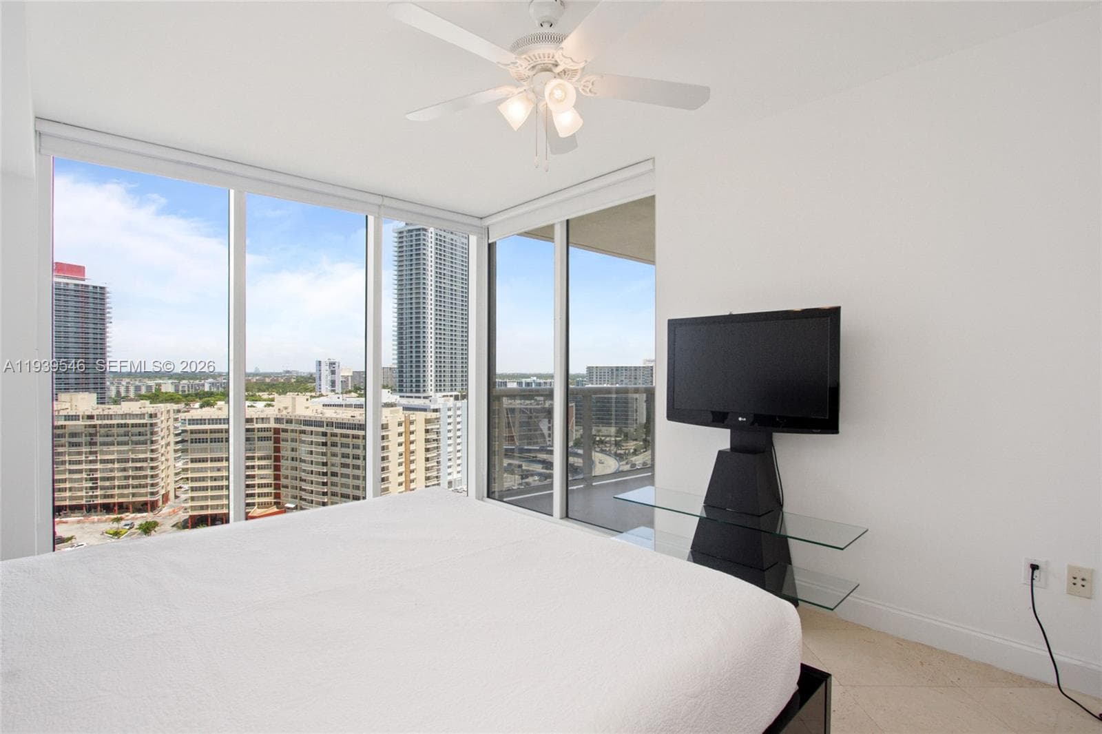 1850 OCEAN DR 1608 photo 21