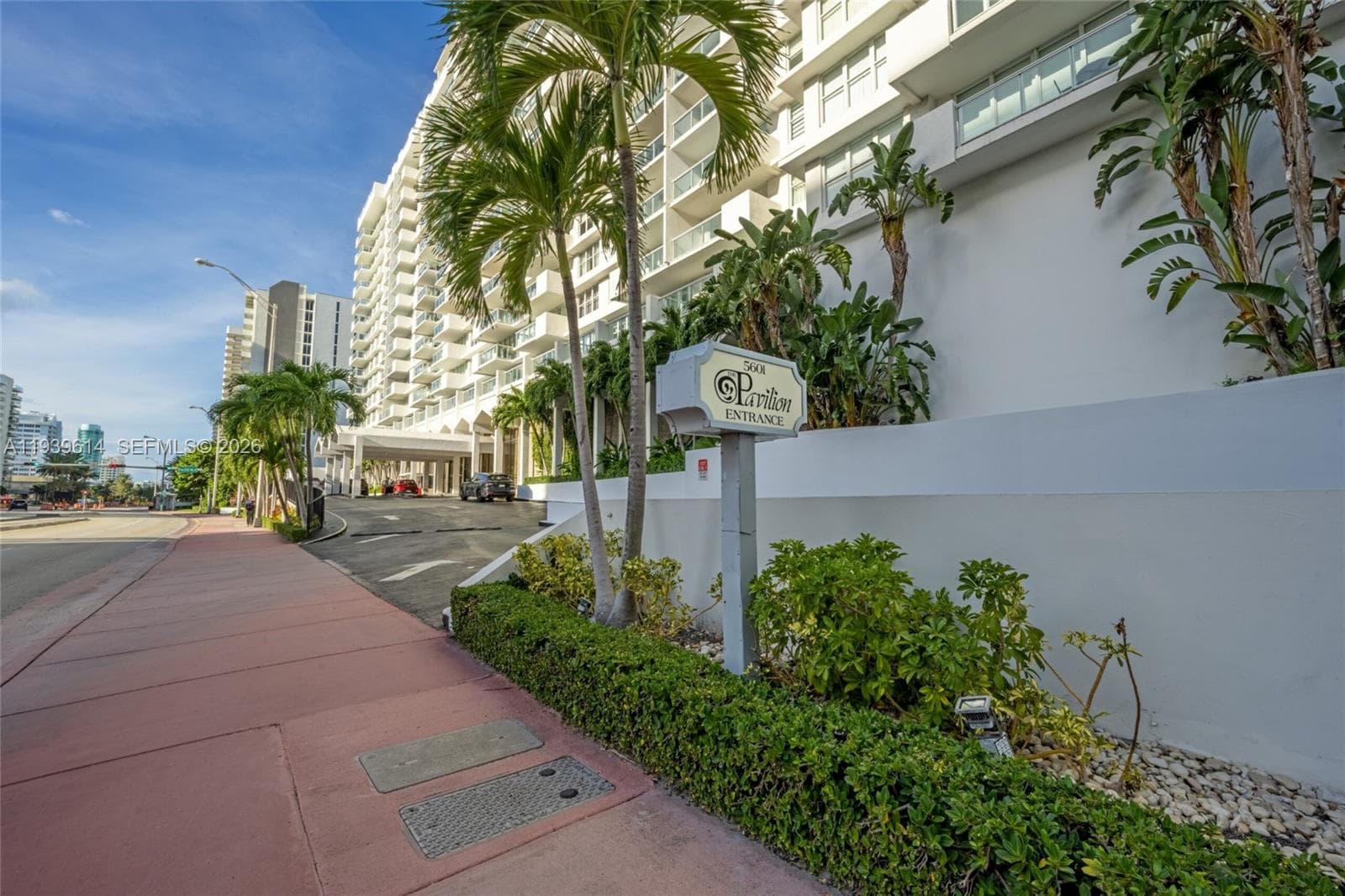 5601 Collins Ave 1618 photo 23