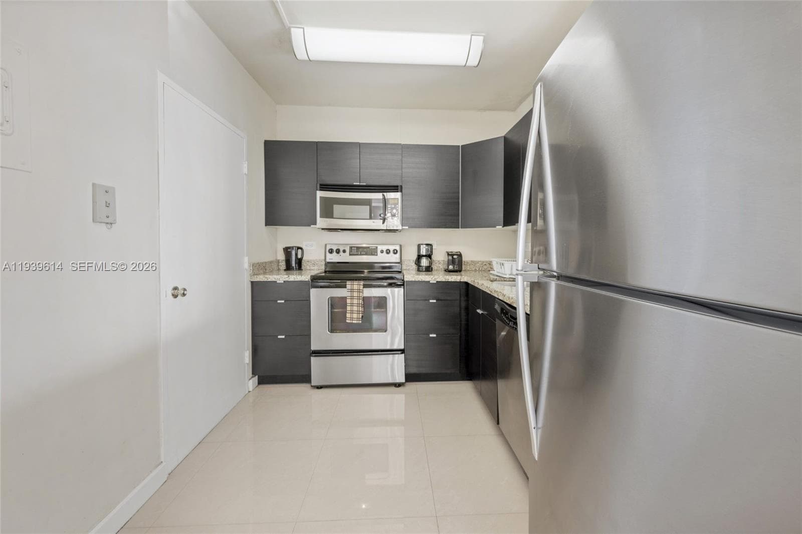5601 Collins Ave 1618 photo 12