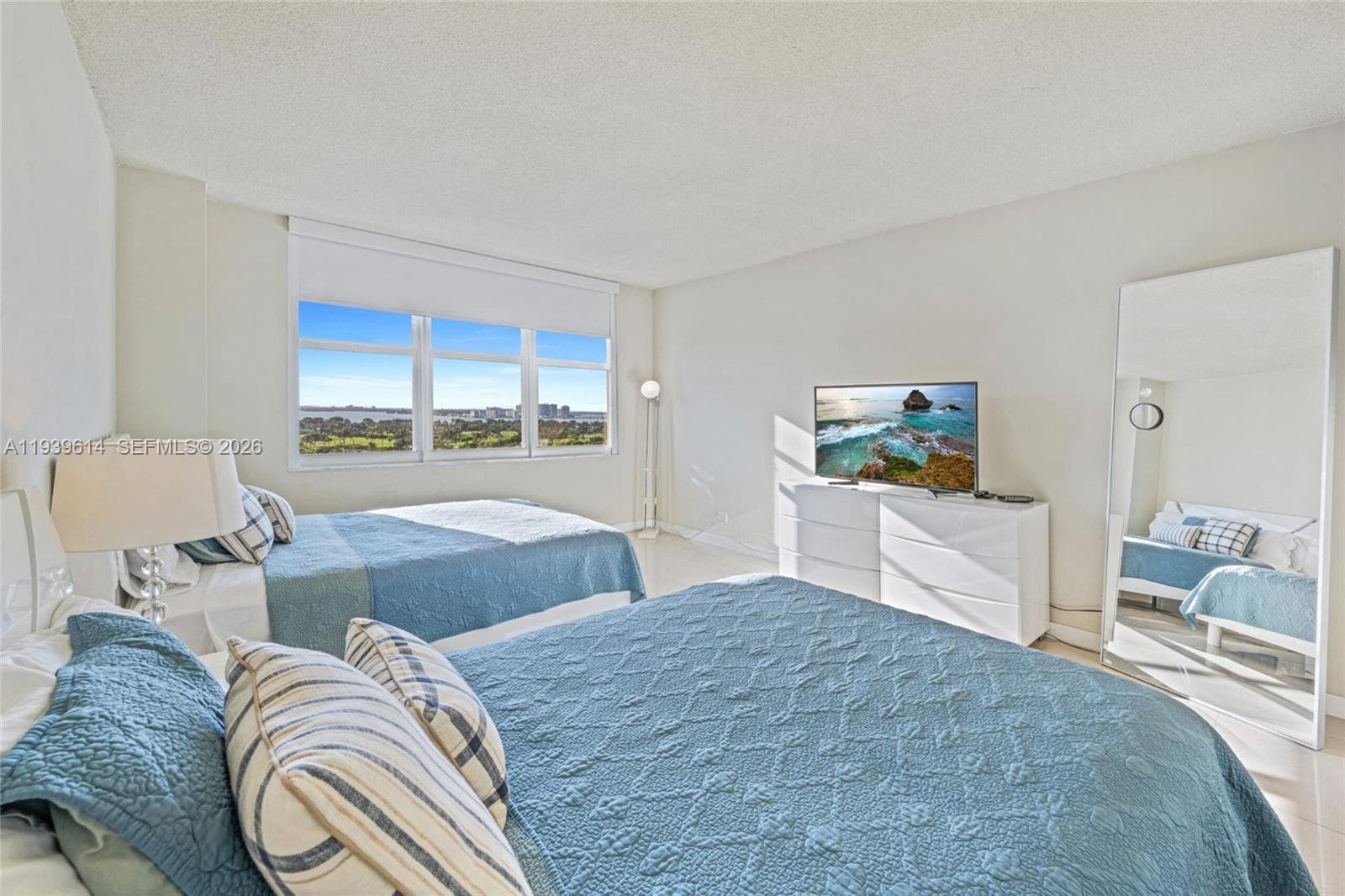 5601 Collins Ave 1618 photo 8