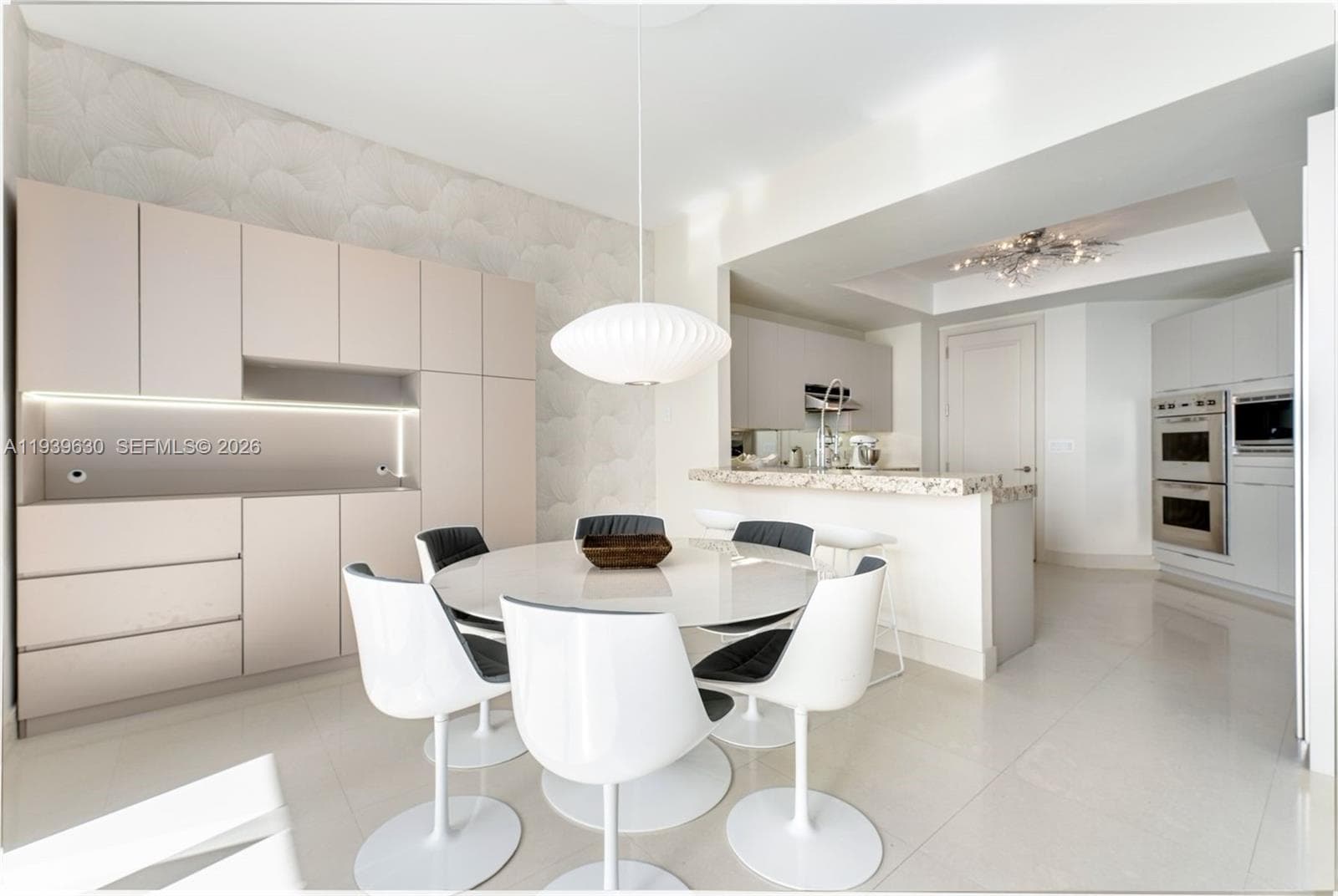 1425 Brickell Ave 5