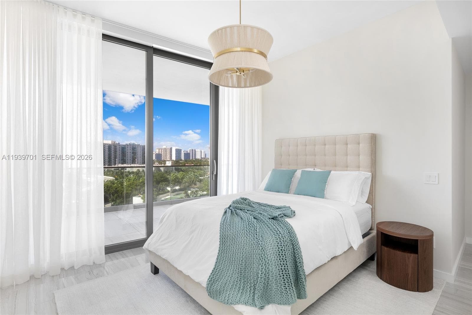 18975 Collins Ave 600 photo 16