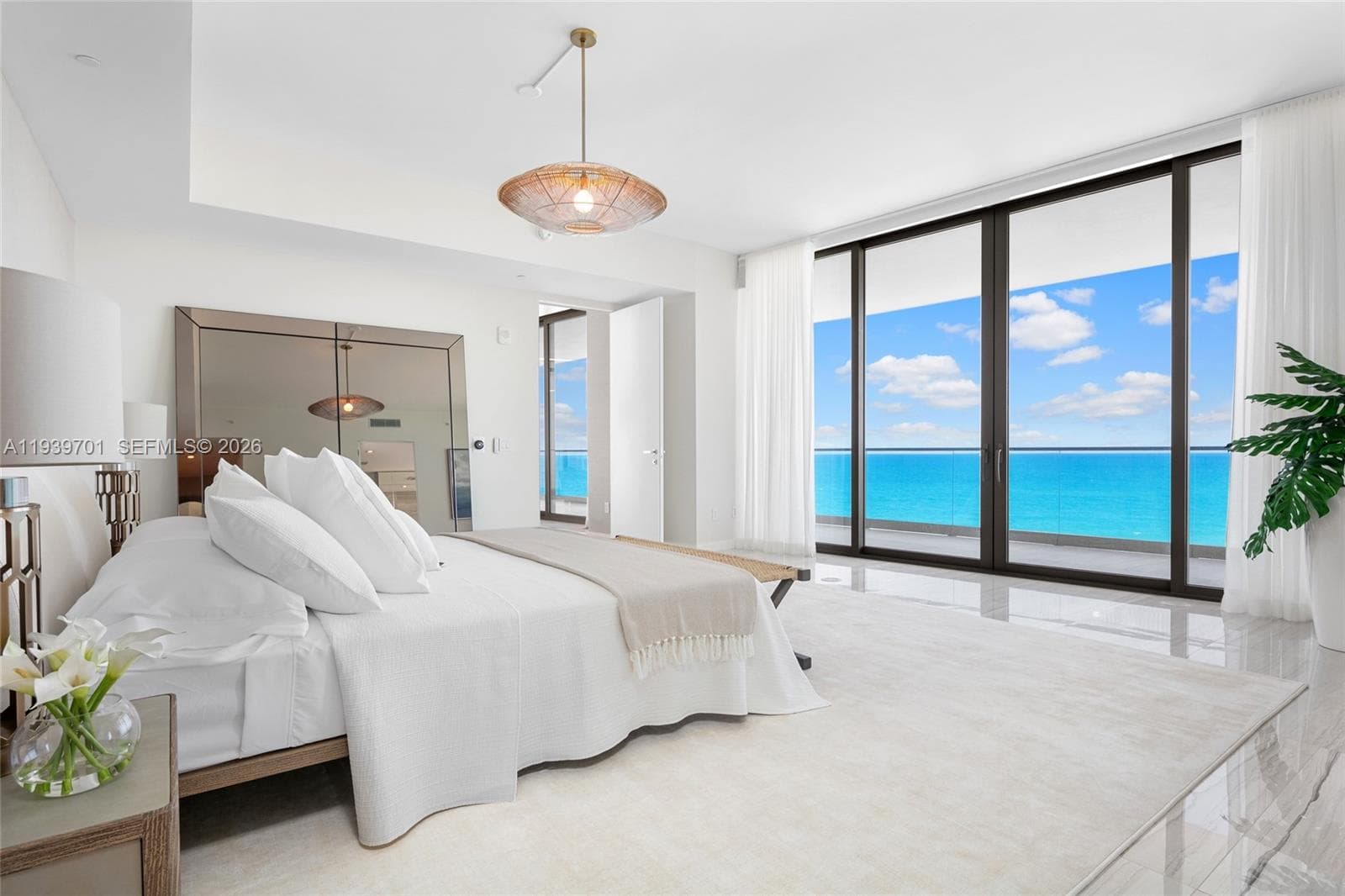 18975 Collins Ave 600 photo 12