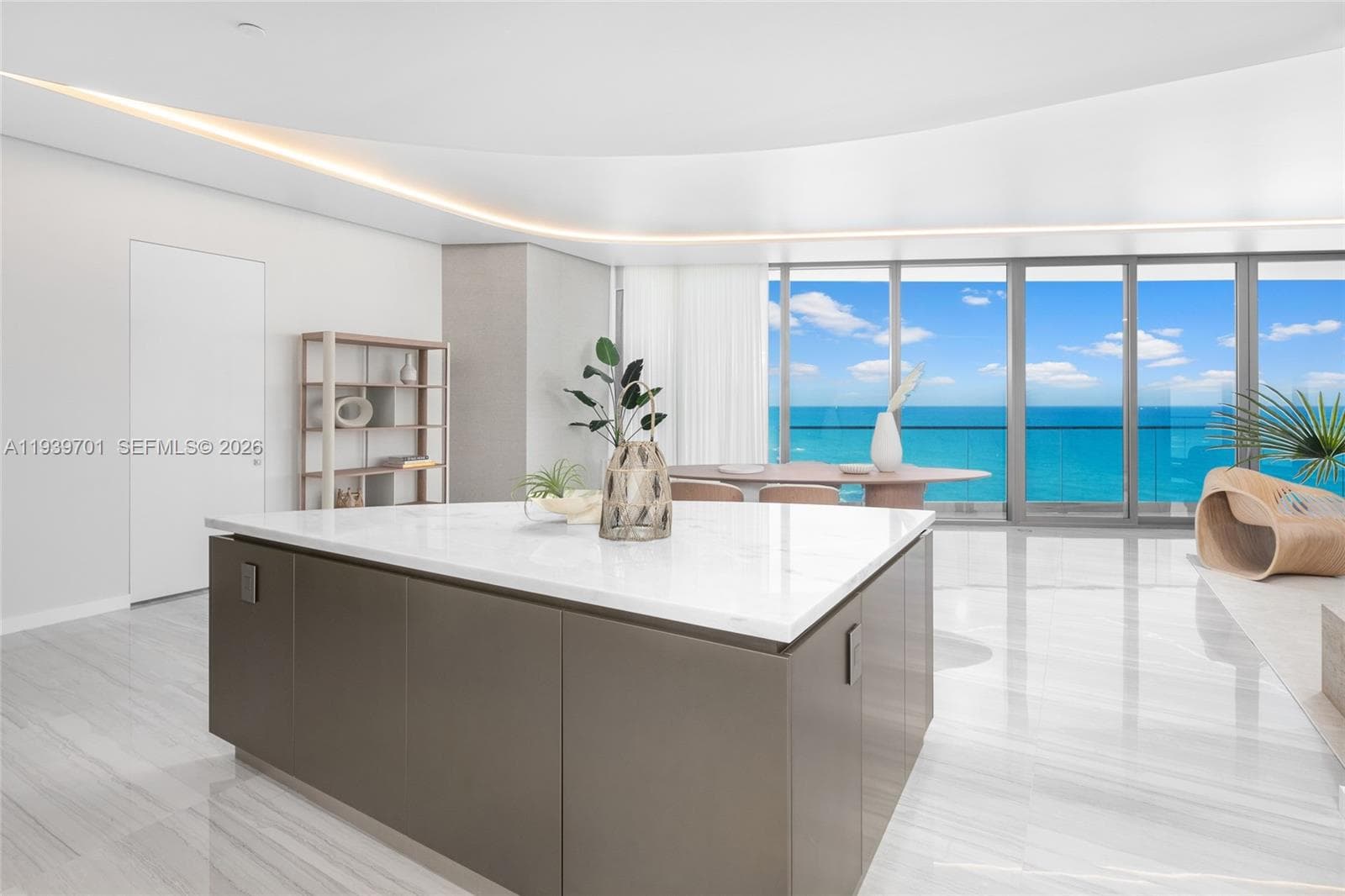 18975 Collins Ave 4
