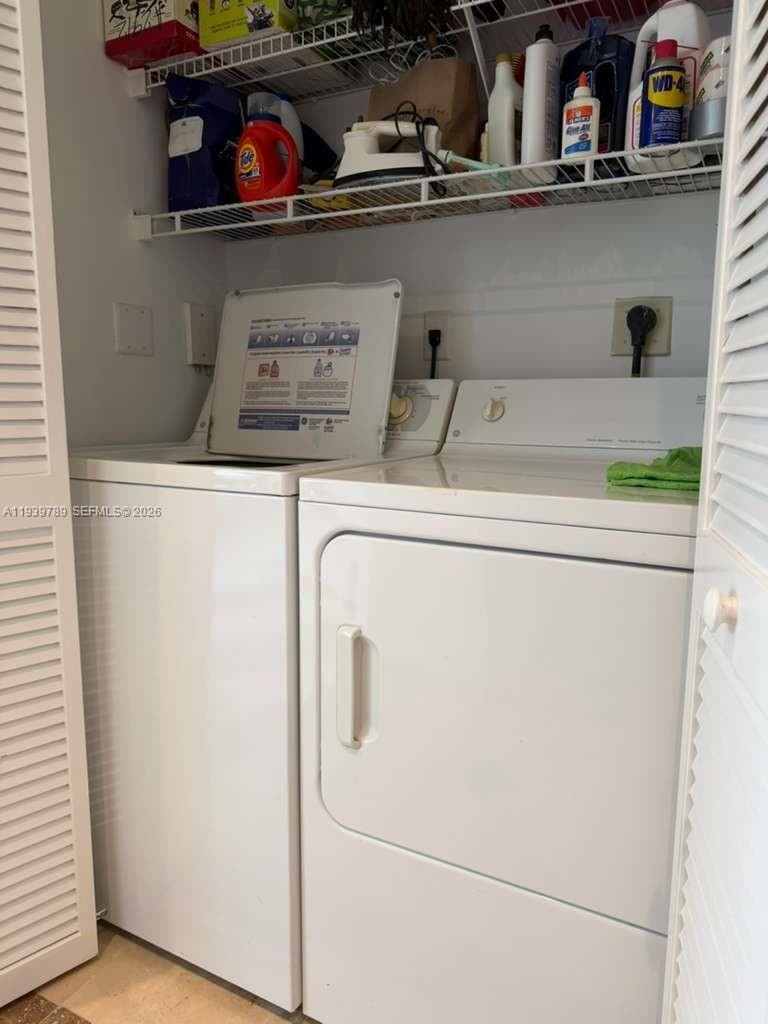 90 Alton Rd 2912 photo 6