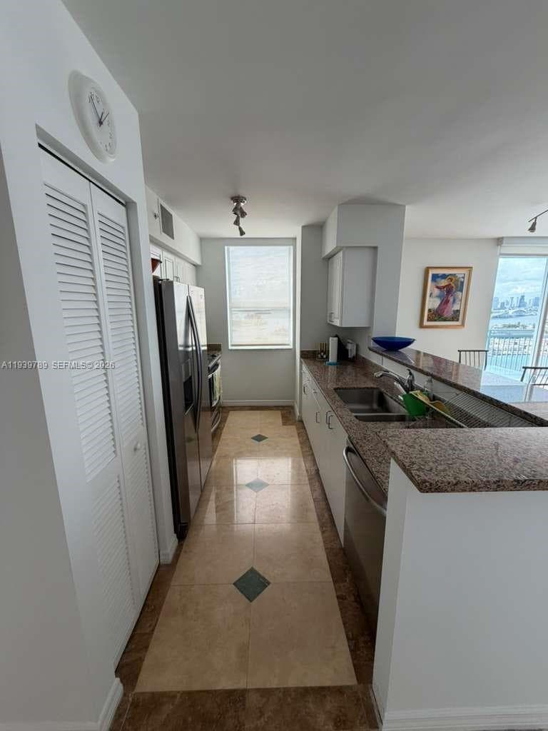 90 Alton Rd 2912 photo 7