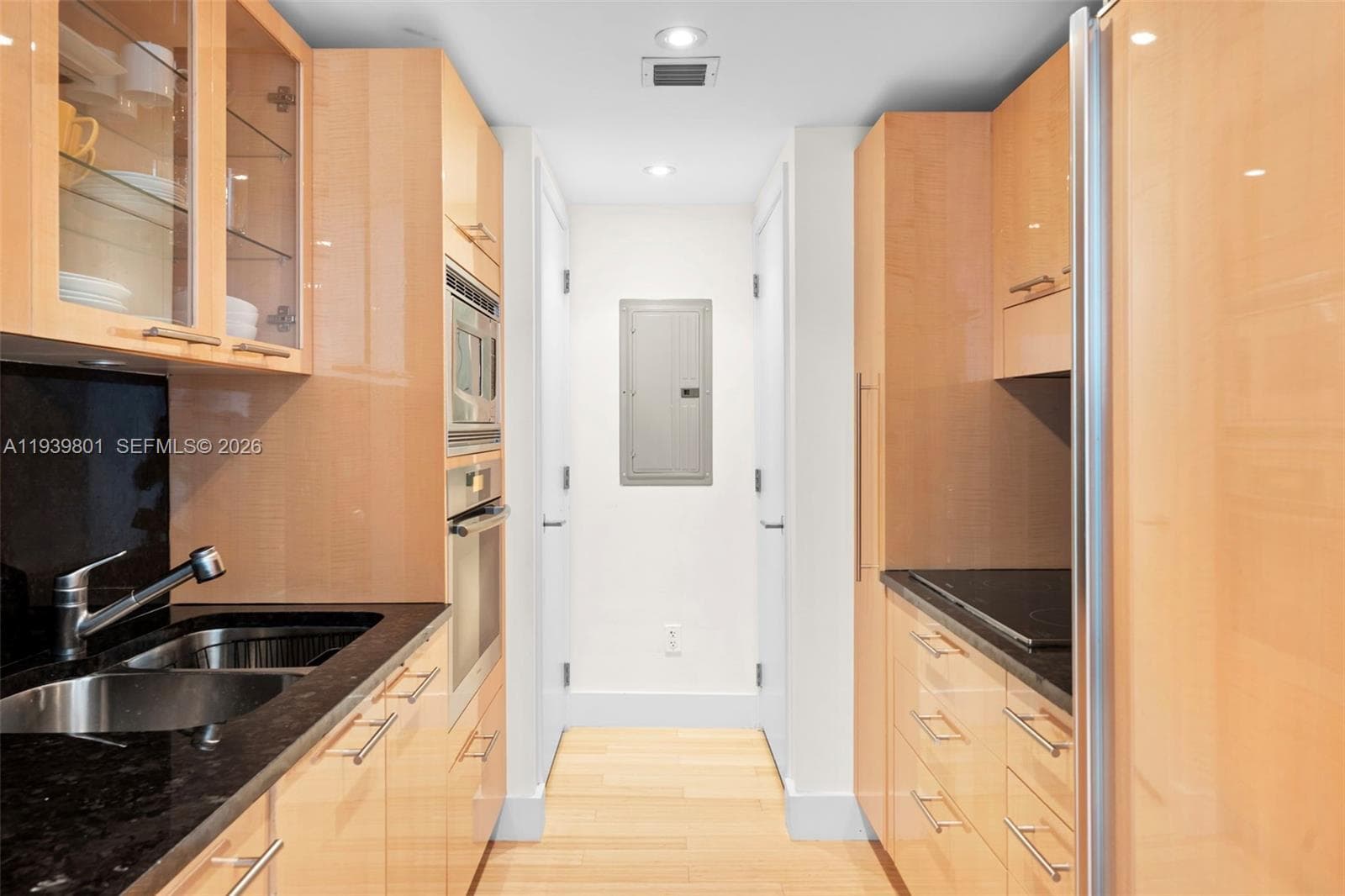 6801 Collins Ave Door 1409(1401) photo 7