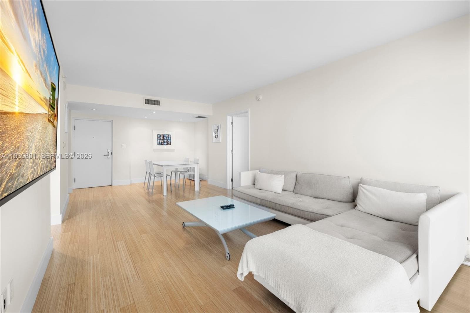 6801 Collins Ave Door 1409(1401) photo 5