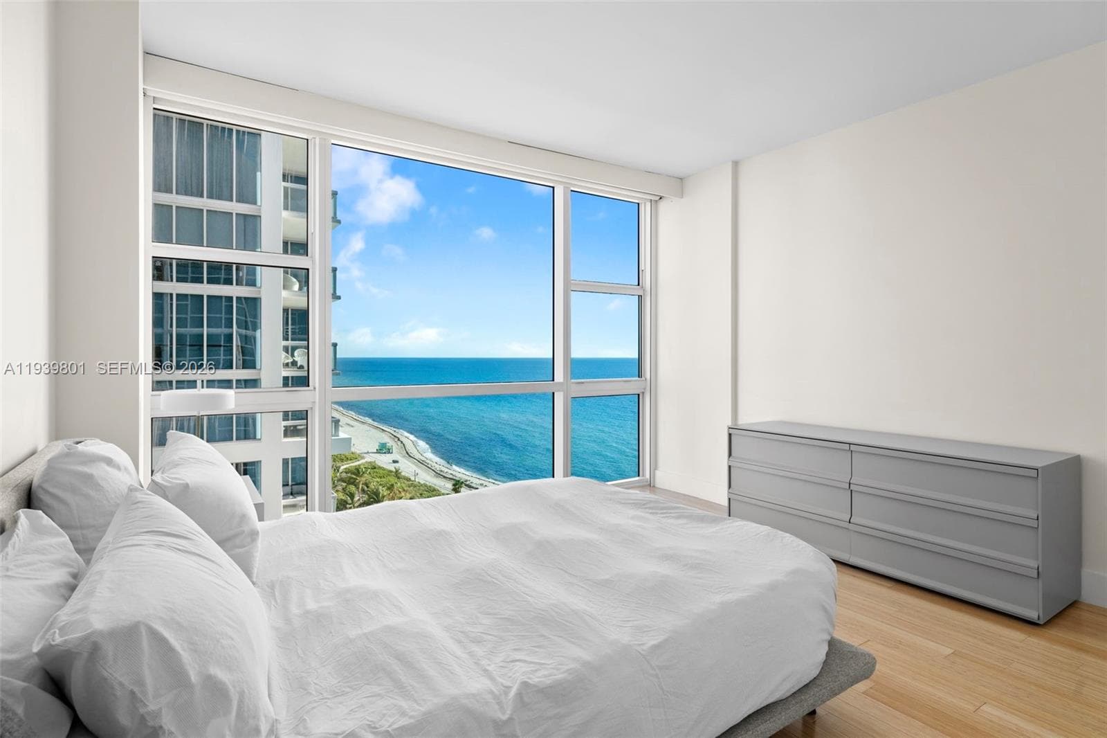 6801 Collins Ave Door 1409(1401) photo 10