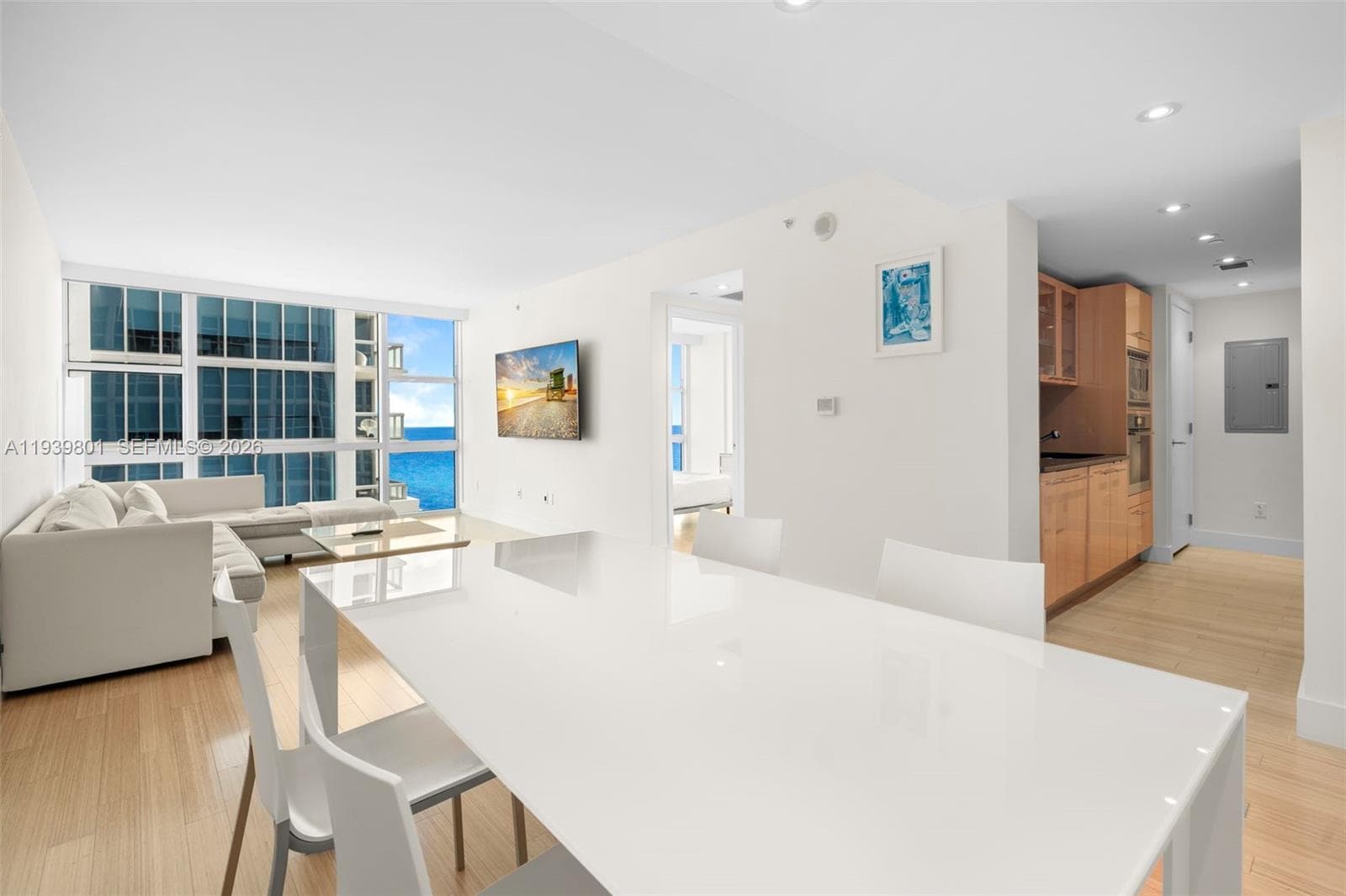 6801 Collins Ave Door 1409(1401) photo 4