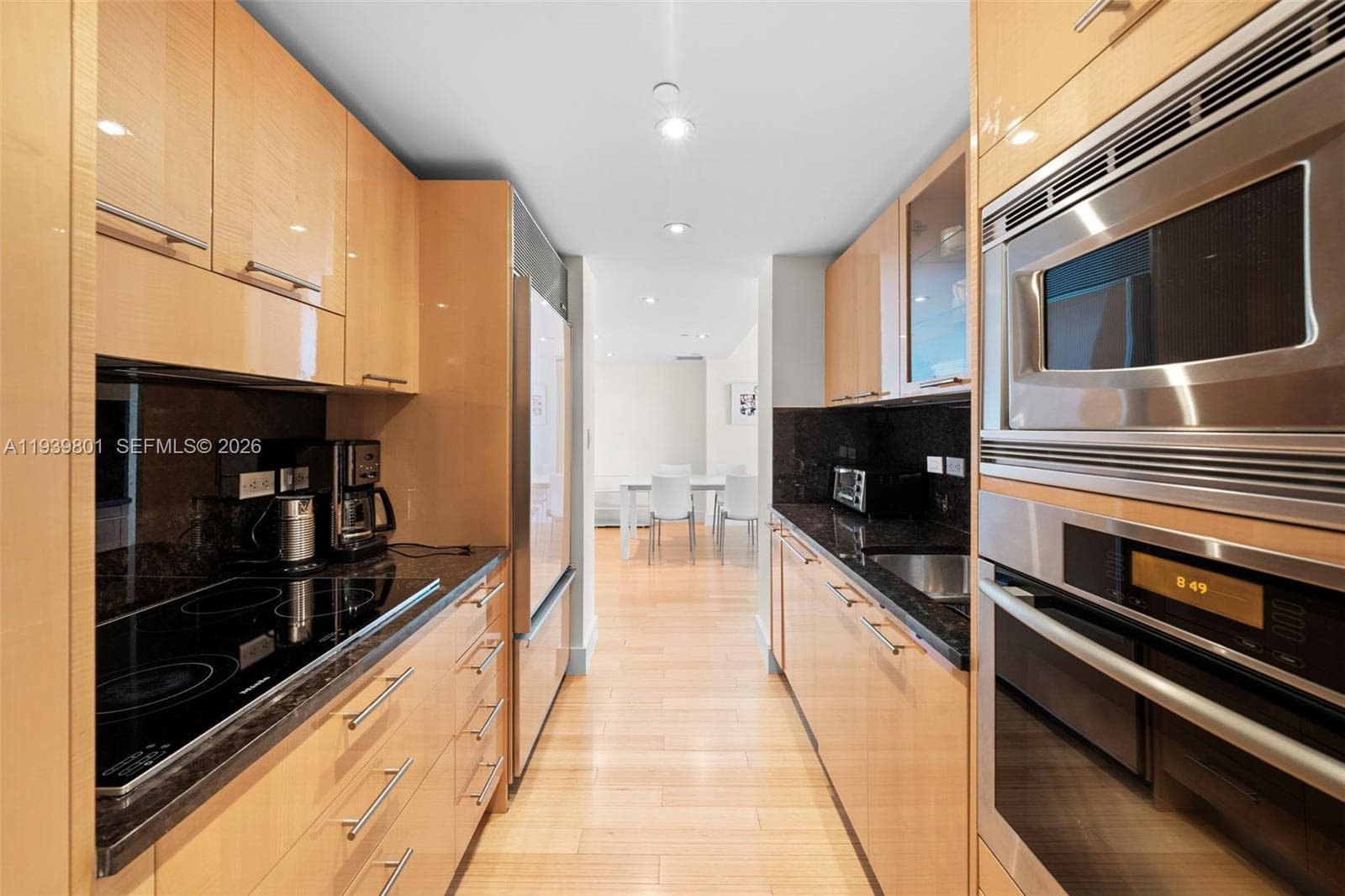 6801 Collins Ave Door 1409(1401) photo 8