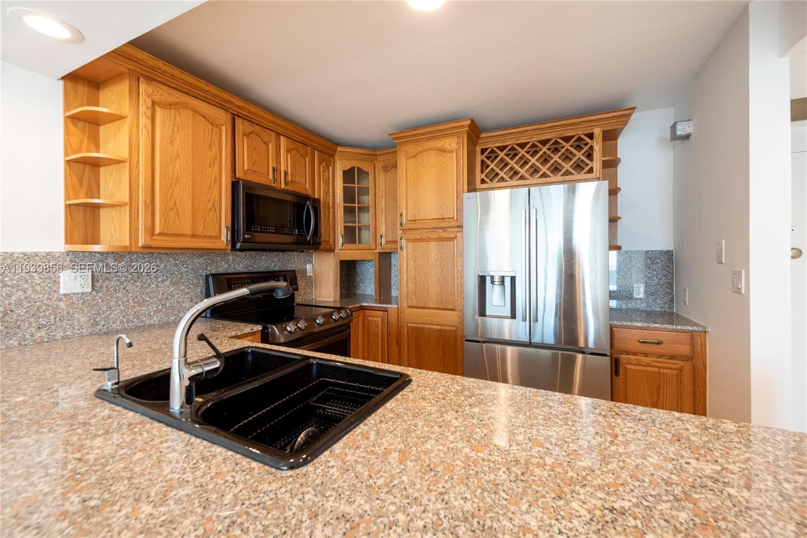 3725 Ocean Dr 1406 photo 6