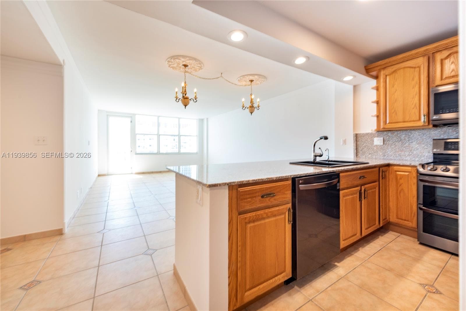 3725 Ocean Dr 1406 photo 8