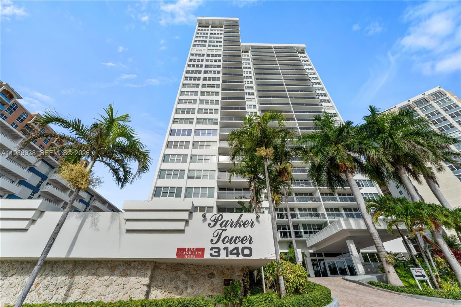 3140 S Ocean Dr 212 photo 1