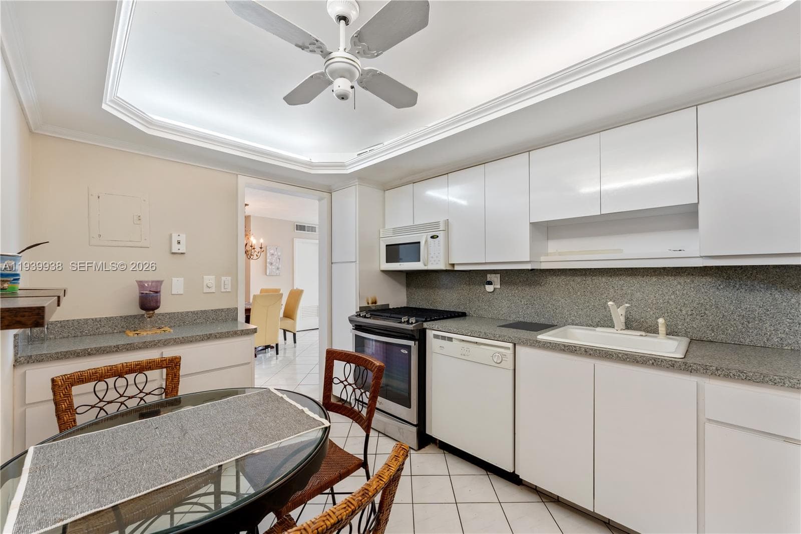 3140 S Ocean Dr 212 photo 8