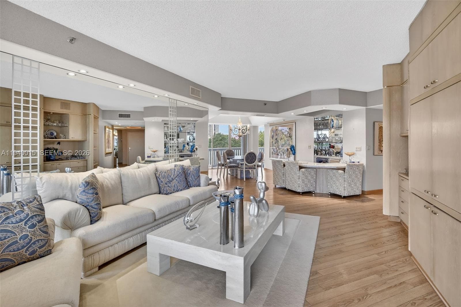 3000 Island Blvd 502 photo 15