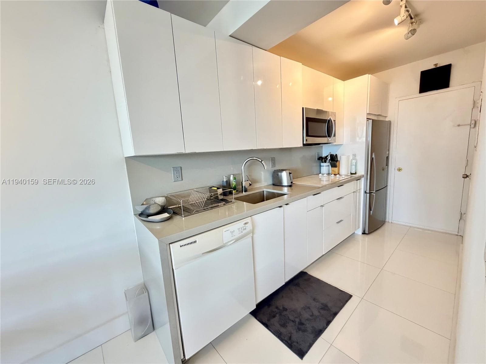 100 Lincoln Rd 1230 photo 9