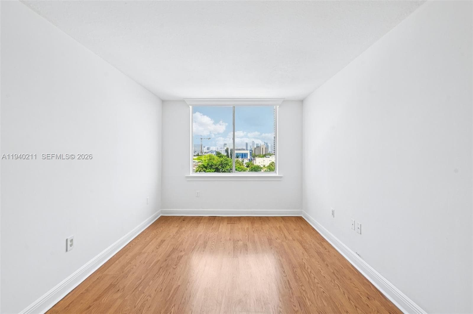 1740 NW N River Dr 614 photo 10