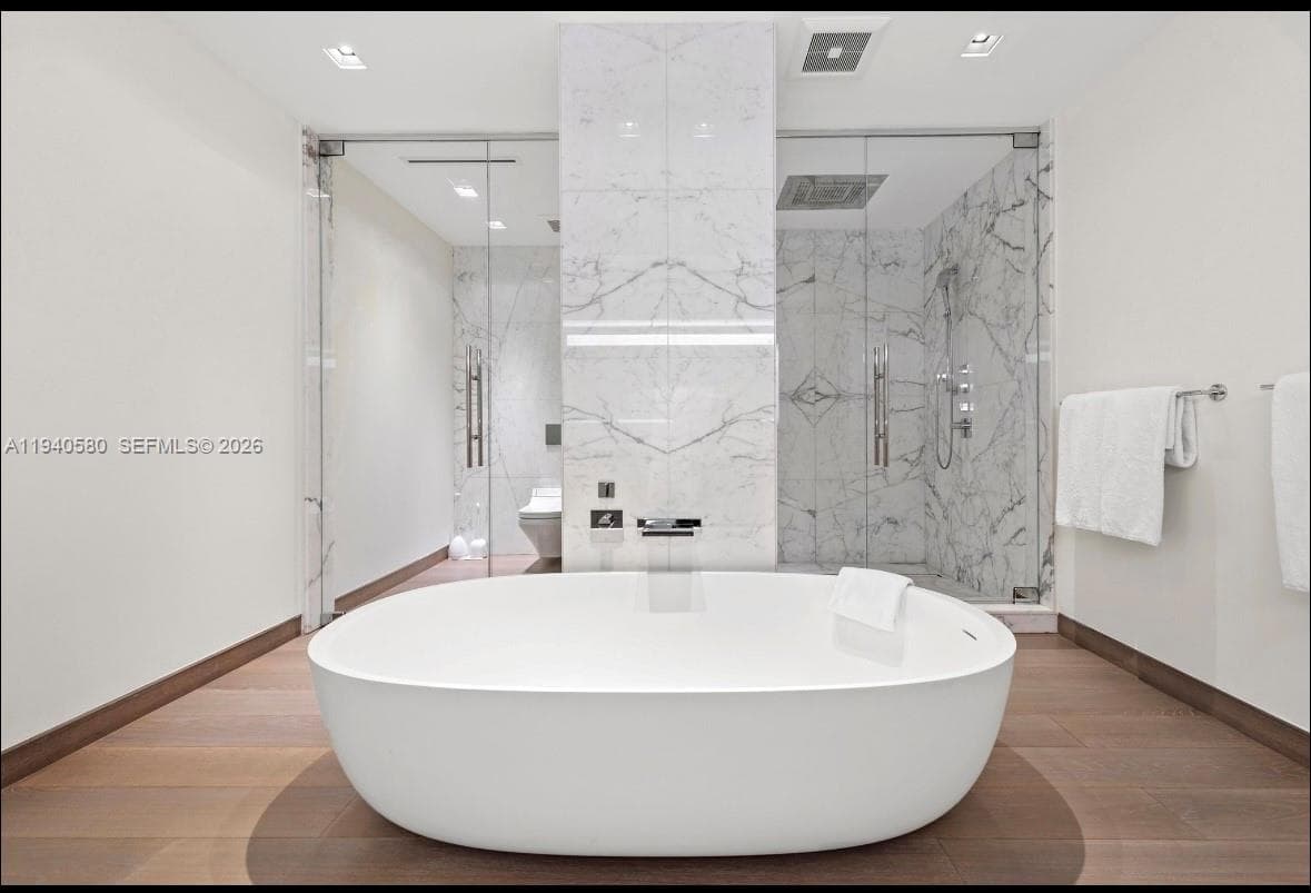 7055 Fisher Island Dr 7055 photo 17