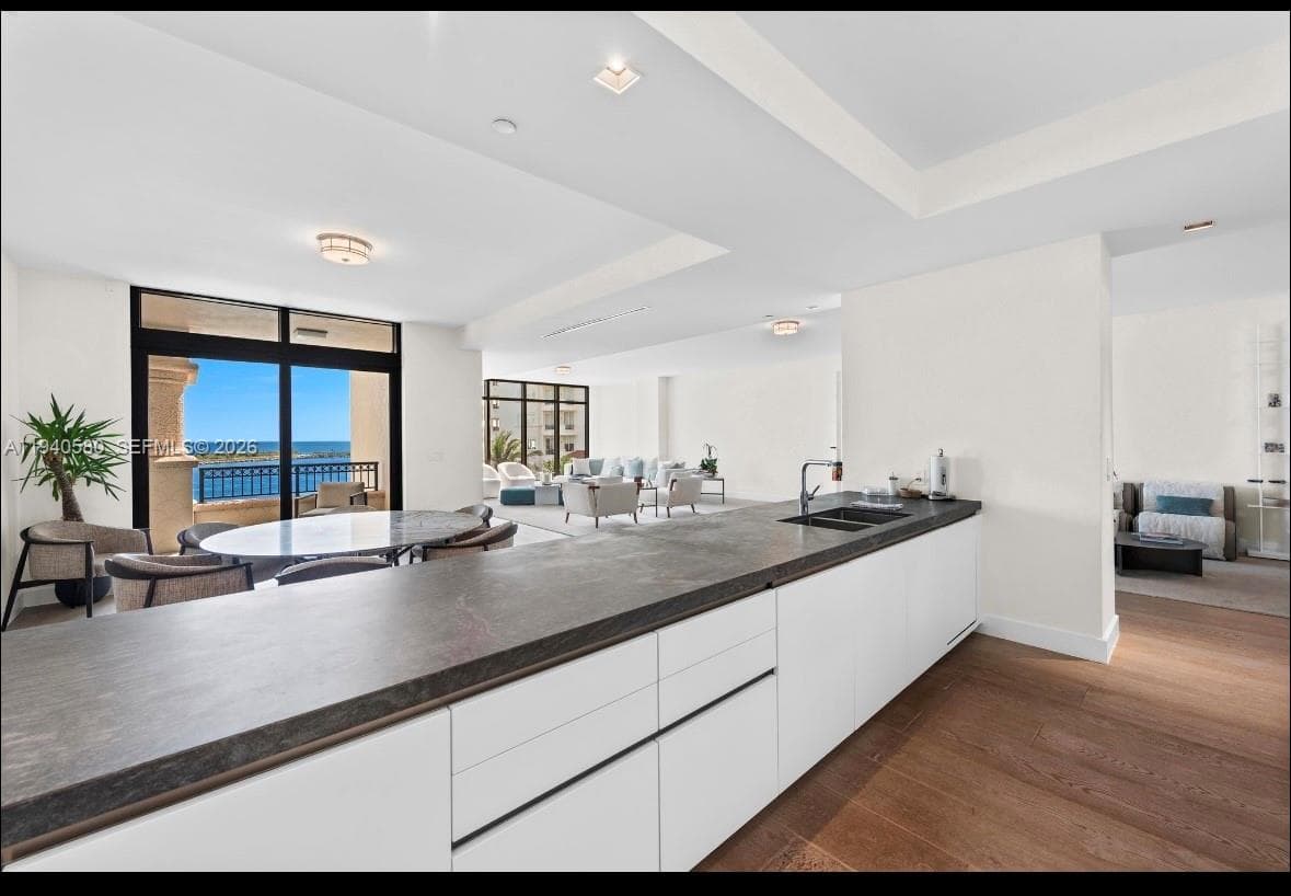 7055 Fisher Island Dr 7055 photo 10