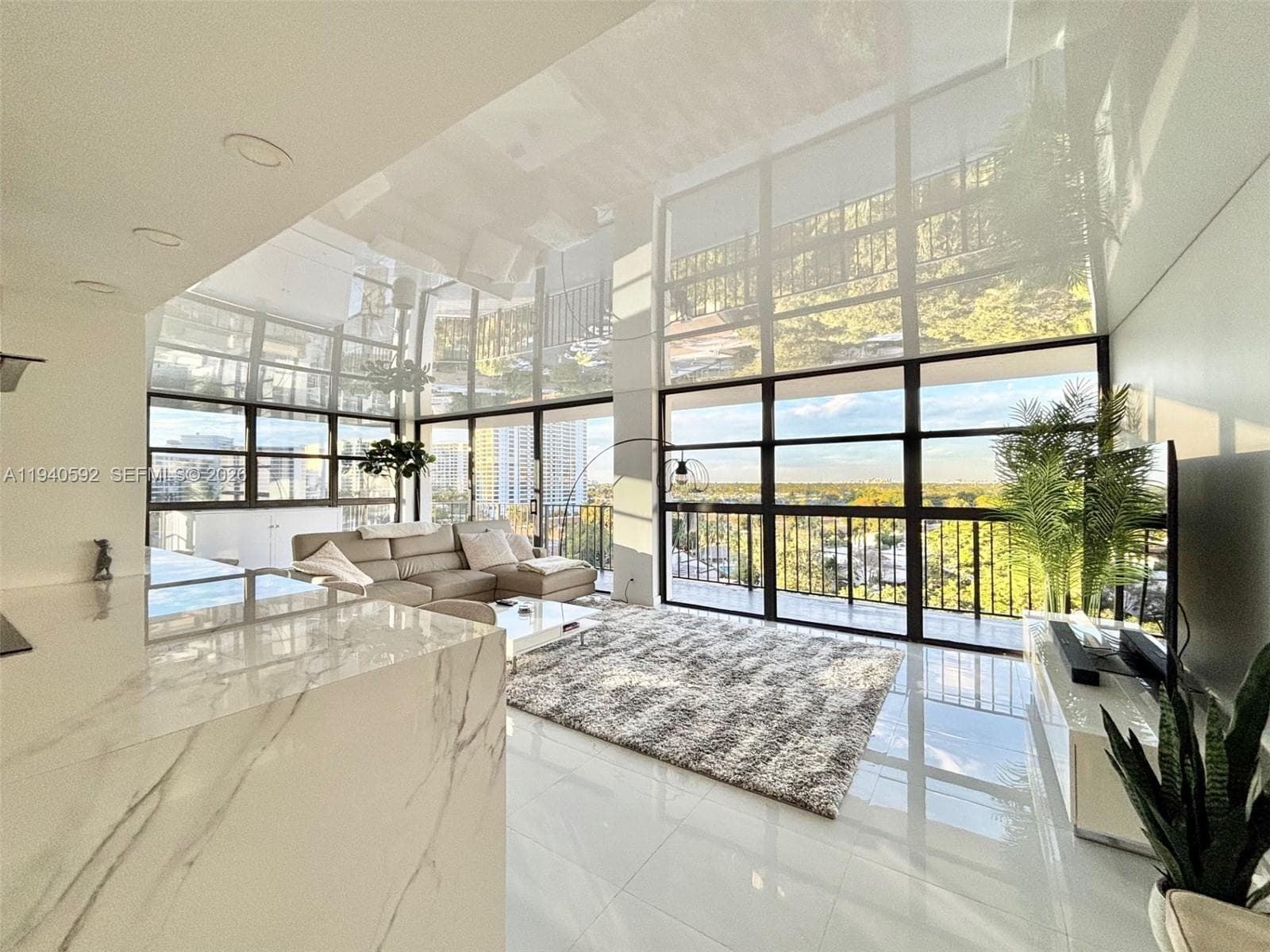 200 Leslie Dr 1
