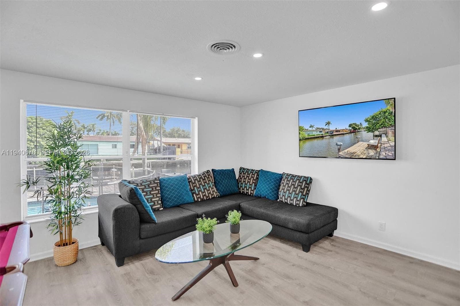2827 Arthur St photo 18