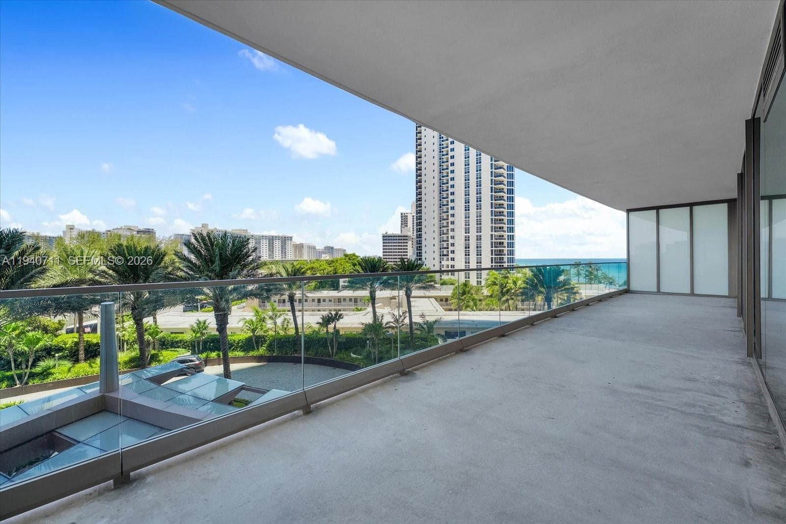 18975 Collins Ave 302 photo 17